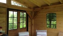 85. Houten (hardhouten) overkapping